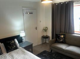 Comfortable Rooms Near Basildon Town Centre，位于巴塞尔顿的酒店