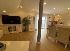 Landhausstübchen 105qm mit Balkon-2 Schlafzimmer-Bad-WC-WiFi-Kaffeemaschine-Waschmaschine-Trockner-Föhn-Handtücher und Bettwäsche-sehr familienfreundlich，位于艾兴策尔的酒店