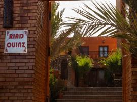 Riad Ouinz，位于阿伊特本哈杜的酒店
