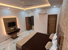 Pepper Stayz in Ayodhya near Ramjanmabhoomi，位于Ayodhya的酒店