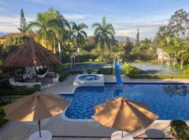 Hermosa Casa Quinta En Chinauta，位于基奥塔的酒店