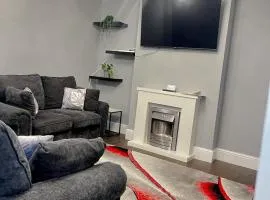 King Edward 3 bed house ideal for contractors