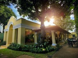 La Casona Hotel Boutique，位于亚松森Aero Club del Paraguay附近的酒店