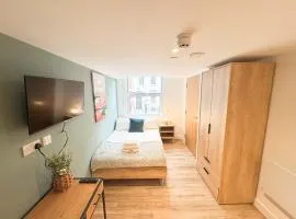 Studio Flat Close to Queen Square - Flat 1B