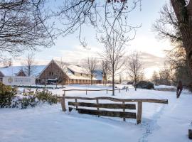 花卉流庄园酒店，位于德吕特的高尔夫酒店