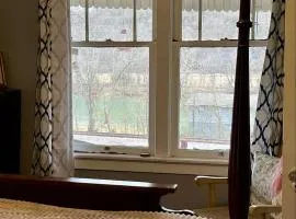 Carrie Tucker Cottage w River View