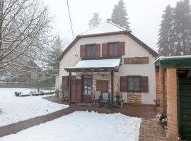 赫塔普泽塔埃尔德拉克旅馆，位于Isztimér的酒店