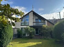 Apartment Shumiland, Eigene Etage near Messe & Airport, Ruhige Lage 40sqm