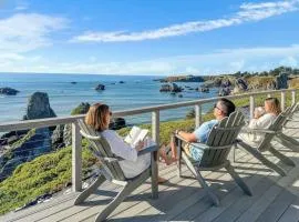Seaside Elegance Oceanfront Escape with 3 Suites