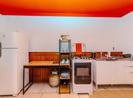 Pé na areia Brava 50m do mar Churras Ar Condincionado，位于伊达贾伊的酒店