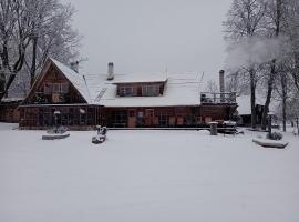 Metsatu Valge Elevandi puhkemaja，位于奥泰佩的酒店