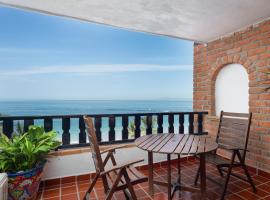 2BR Oceanside Resort Condo Pool & Private Beach，位于巴亚尔塔港的酒店