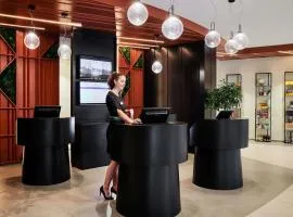 巴黎国防美居酒店