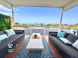 Modern Coastal with Sparkling Sea Views in Victor Harbor，位于维克多港的酒店