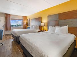 Clarion Pointe Galveston - Beachfront，位于加尔维斯敦的酒店