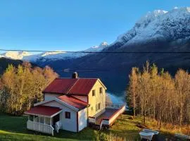AMO Svartisen Guesthouse