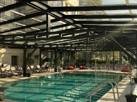 大道酒店，位于康斯坦察的酒店