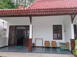 Bungalow Griya Arthasari，位于马格朗的简易别墅