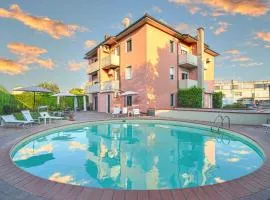 Giada Palace - Pool & Apartments