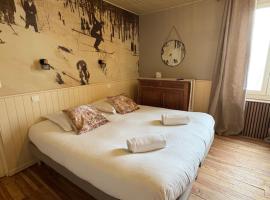 Hôtel Restaurant "La Petite Auberge"，位于圣莫里斯堡的酒店