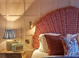 The Potters Heron - A Heartwood Inn，位于拉姆西的酒店