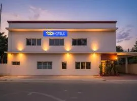 FabHotel The Dayal - 24 kms from Delhi Gate, 5 kms from Agra Fort