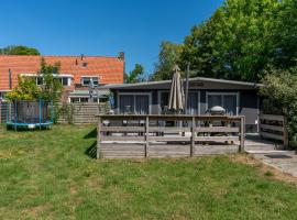 glamping luxe caravan，位于Oosterend的豪华帐篷营地