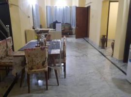 Jeetaverse Hospitality Services Limited，位于布巴内什瓦尔的带停车场的酒店