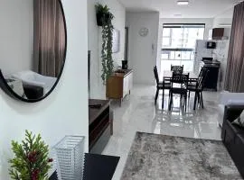 Apt 2 suites Novo 180M da Praia Completo