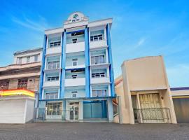 OYO 94802 Hotel Prima，位于展玉的酒店