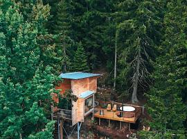 LAUV Tretopphytter，位于Eidsvoll的酒店