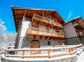 Rebecca's House few steps from skiing - Happy Rentals