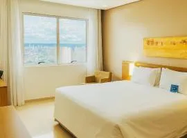 蓝树普利姆酒店