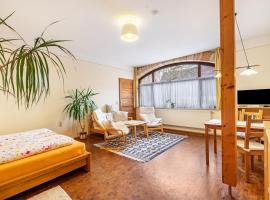 Gemütliches Apartment In Lohmen，位于洛门的酒店