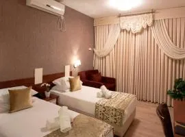 Aristocrat Hotel Glatt Kosher