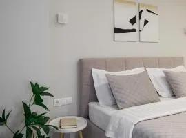 Soul Rentals 2BR Cozy Apt, New Block & Calm Gem