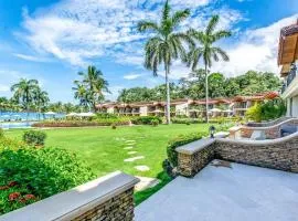 Spacious Open-Concept Condo with Stylish Design, Direct Beach Access & Resort-Style Amenities