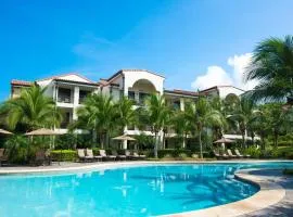 Nicely Decorated 3rd-Floor Beauty with Pool-View Balcony in Coco