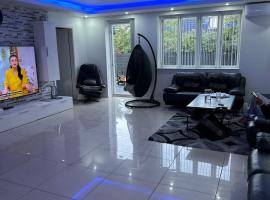 Stort luksus Villa，位于Søborg的酒店