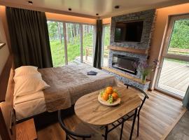 Kolme Männi Kuubik，位于奥泰佩的酒店