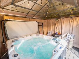 Hot Tub and Garden Spacious Unique 3 Bed House，位于Allesley的酒店