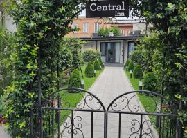 Central Inn，位于库塔伊西的住宿