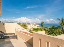 Faro de Mita four bedroom Luxury Condo Walk to Town