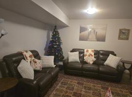 The Peaceful Lower Loft，位于温尼伯的酒店