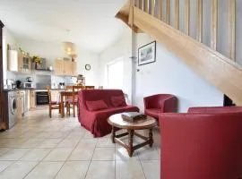 Holiday Home in Crux-la-Ville near Lake