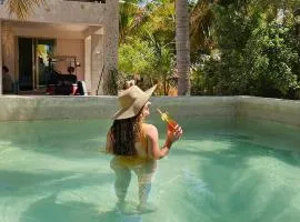 Apartment with jacuzzi and beach club access