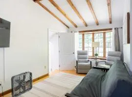 Spacious Two Bedroom Apartment