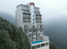 Q' Nest Hotel Cloud End Lansdowne，位于兰斯顿的酒店