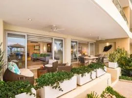 Luxury Oceanfront Condo Infinity Pool