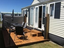 NORDSEE GLAMPING MobilheimChalet 2467，位于布列登的酒店
